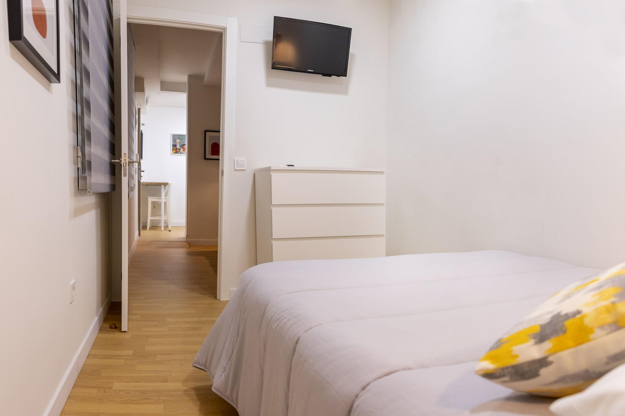 Hostal Montaloya Мадрид Екстер'єр фото