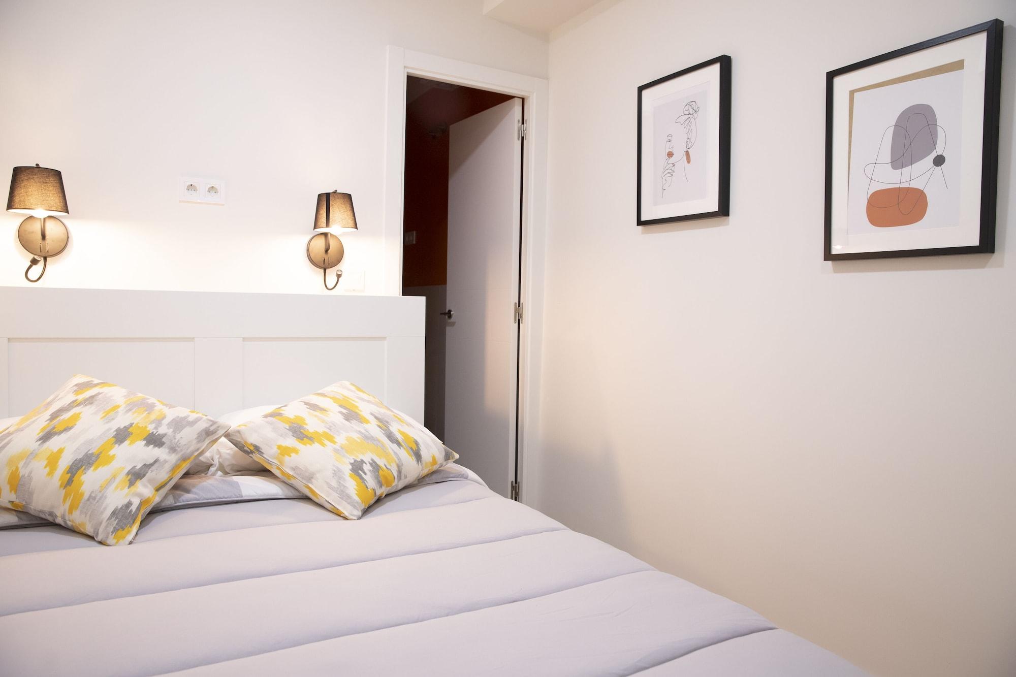 Hostal Montaloya Мадрид Екстер'єр фото
