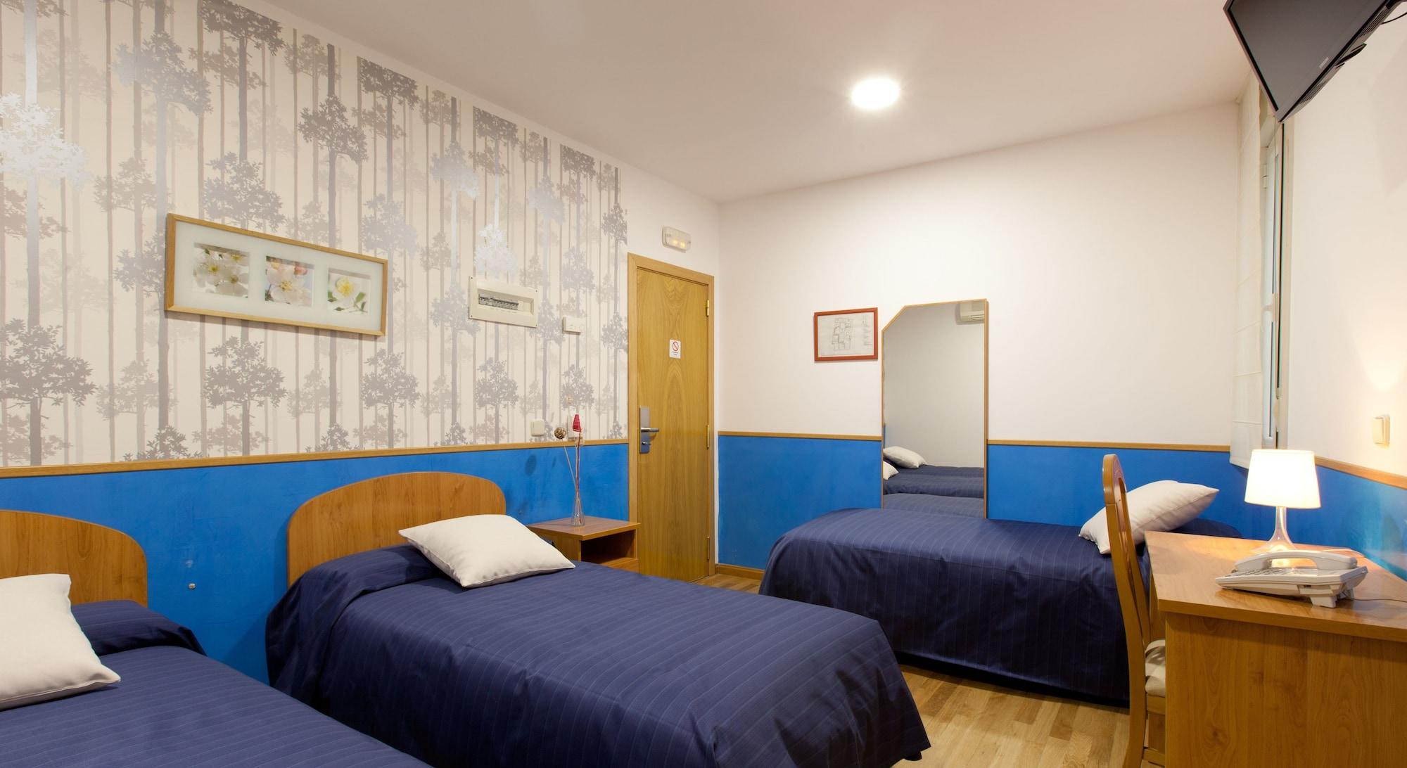 Hostal Montaloya Мадрид Екстер'єр фото