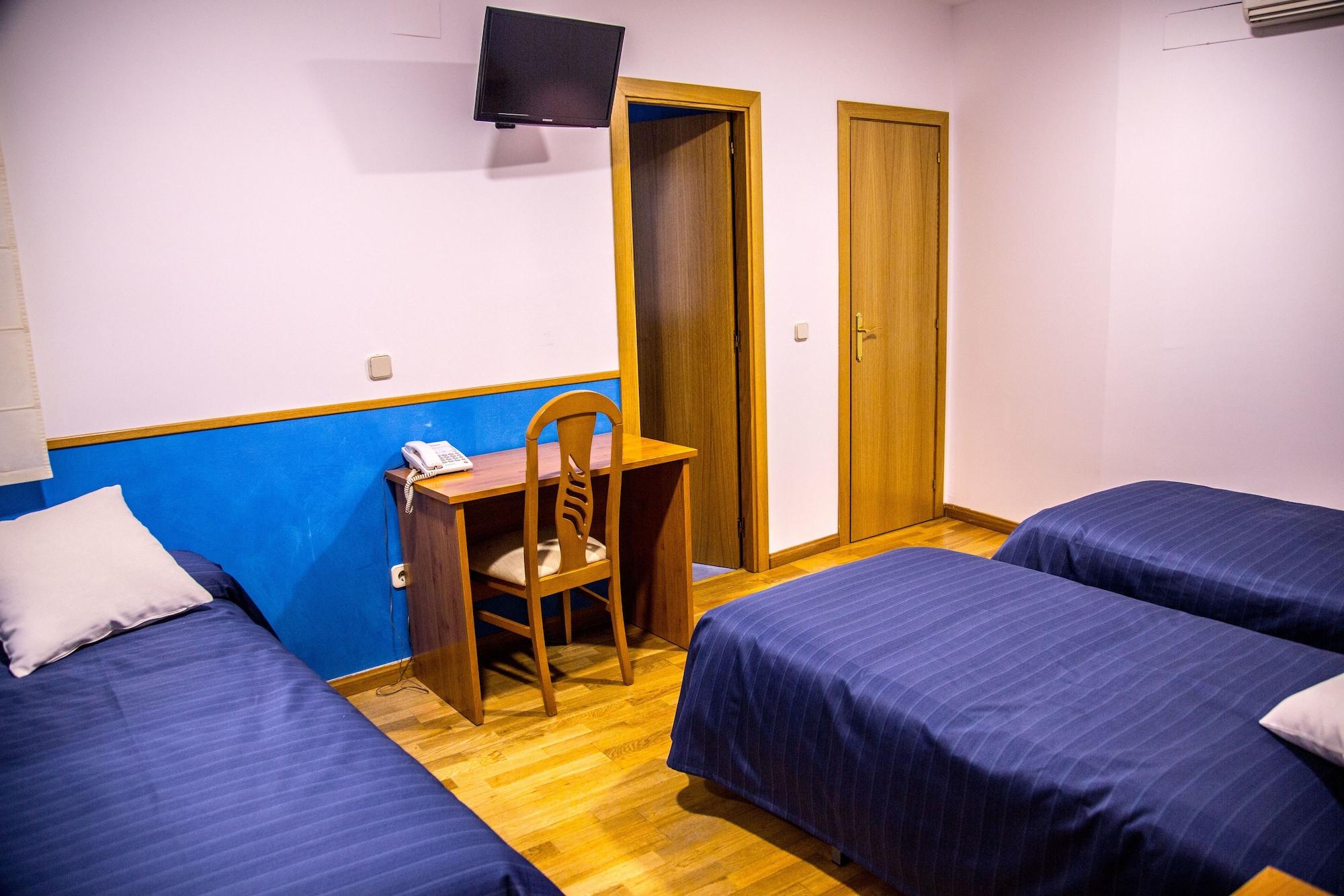 Hostal Montaloya Мадрид Екстер'єр фото