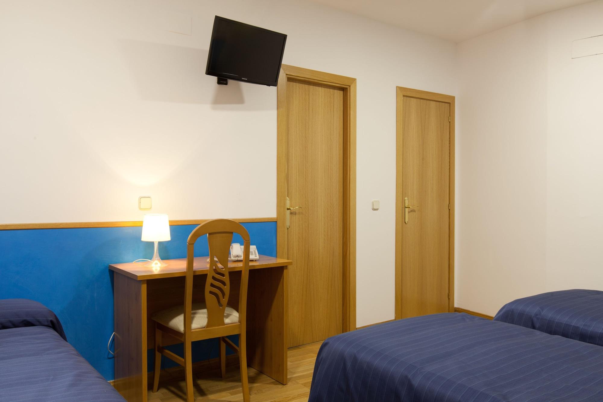 Hostal Montaloya Мадрид Екстер'єр фото