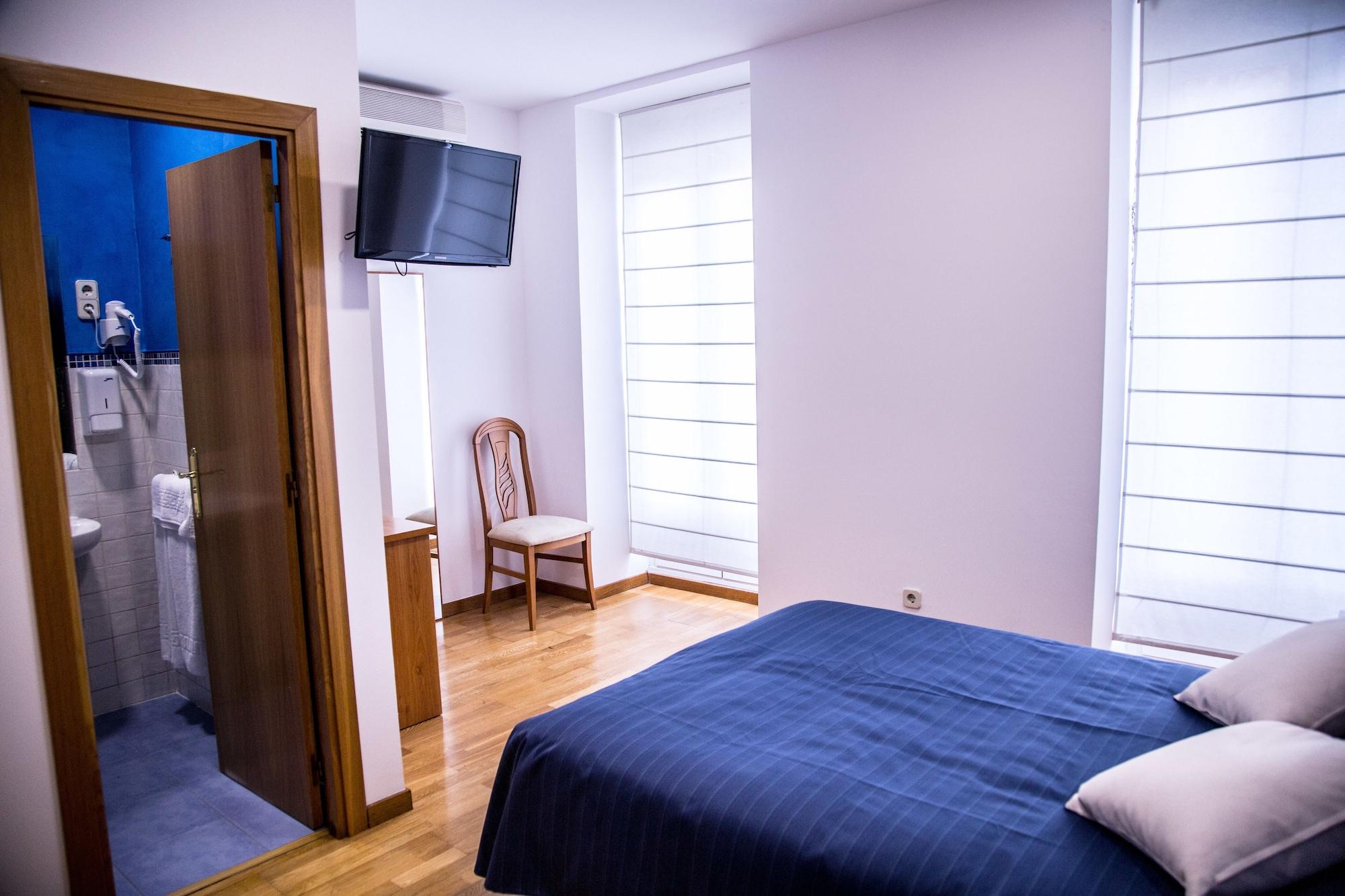 Hostal Montaloya Мадрид Екстер'єр фото