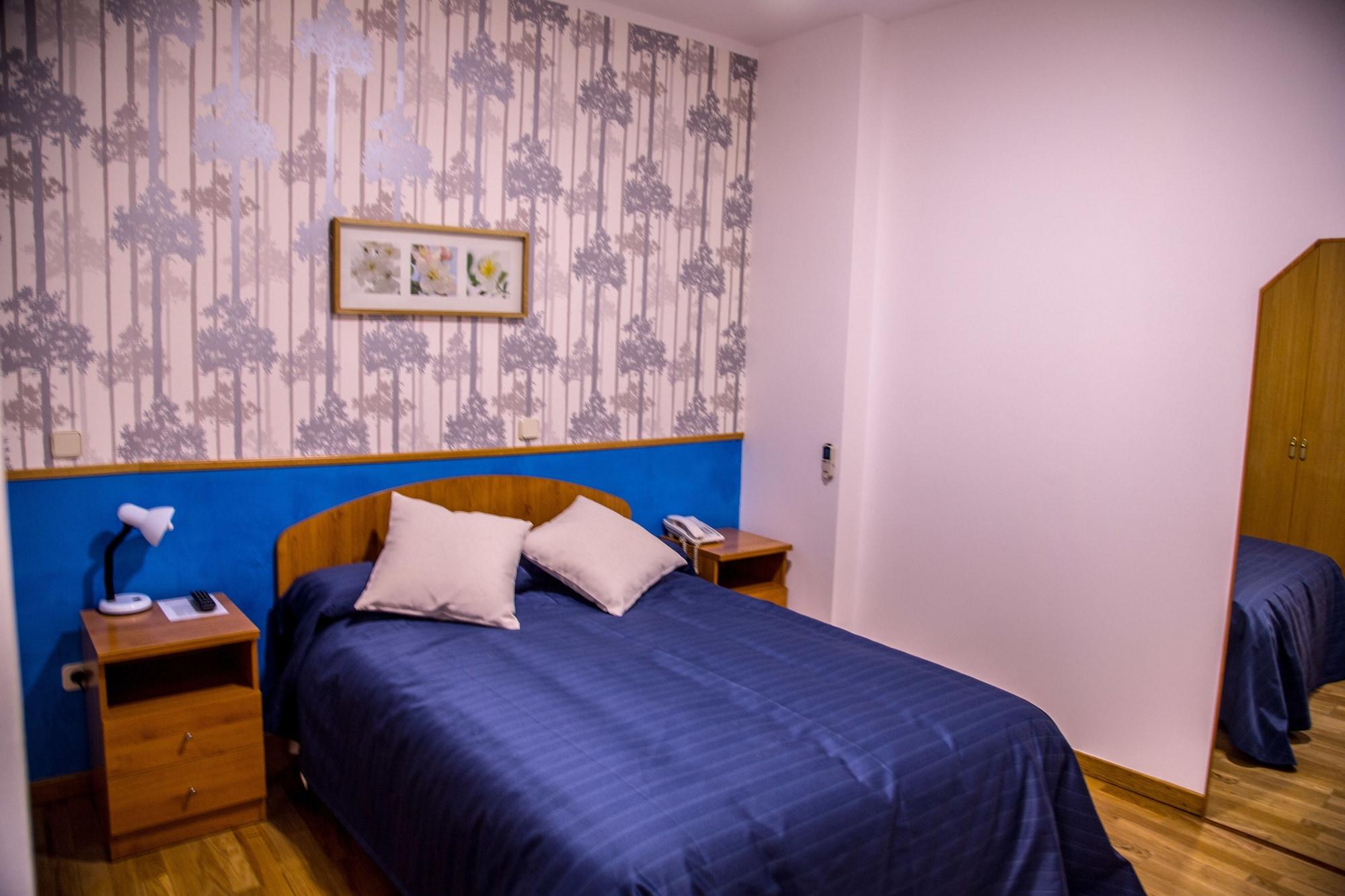 Hostal Montaloya Мадрид Екстер'єр фото