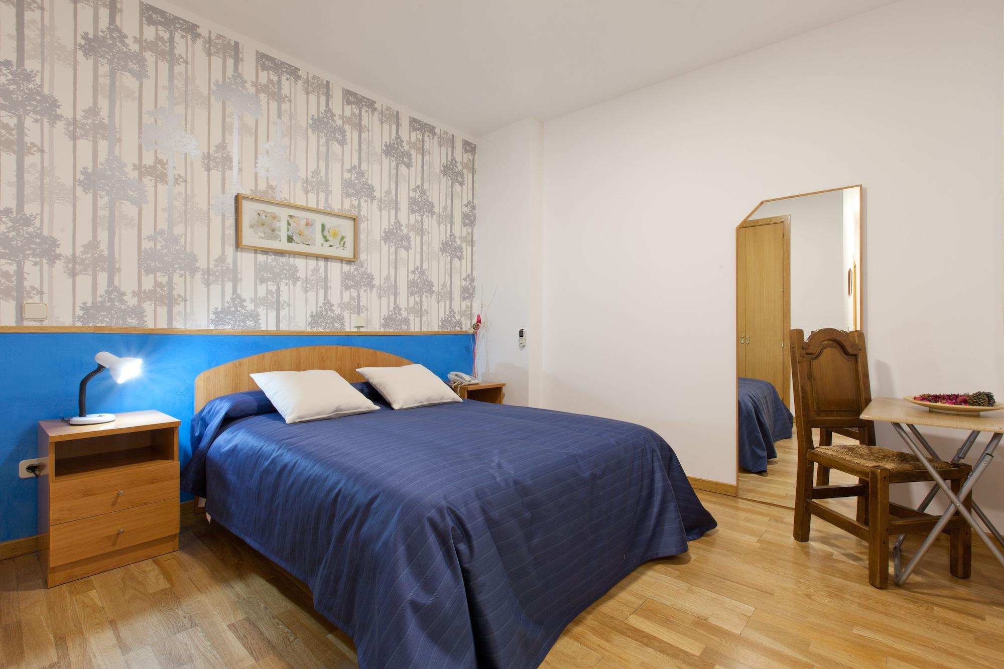 Hostal Montaloya Мадрид Екстер'єр фото